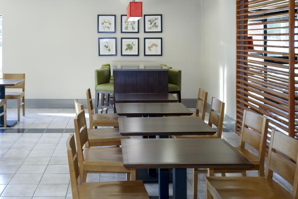 Country Inn & Suites By Radisson, Dahlgren-King George, Va Exterior photo